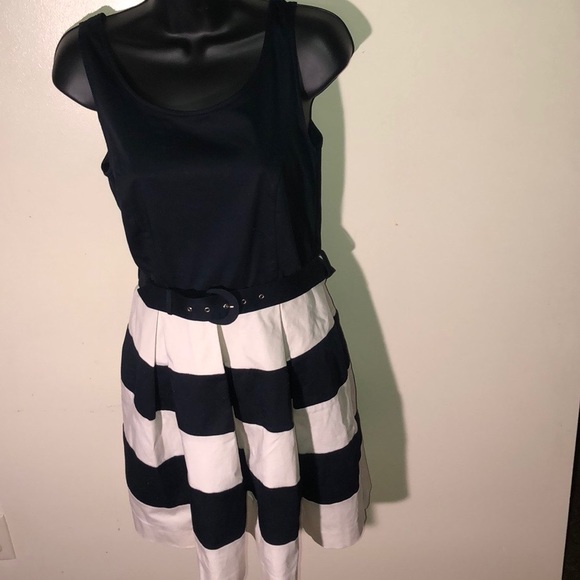 Banana Republic Factory Dresses & Skirts - BANANA REPUBLIC FACTORY Navy Blue & White Dress